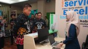 Pj Gubernur Sulsel, Prof Fadjry Djufry saat berkunung ke kantor PTSP Pemprov Sulsel.